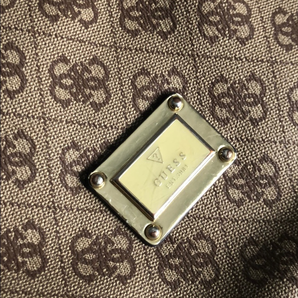 GUESS PURSE - Picture 2 of 5